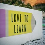 How to Start Learning a New Language: Setting Realistic Goals and Choosing the Right Resources