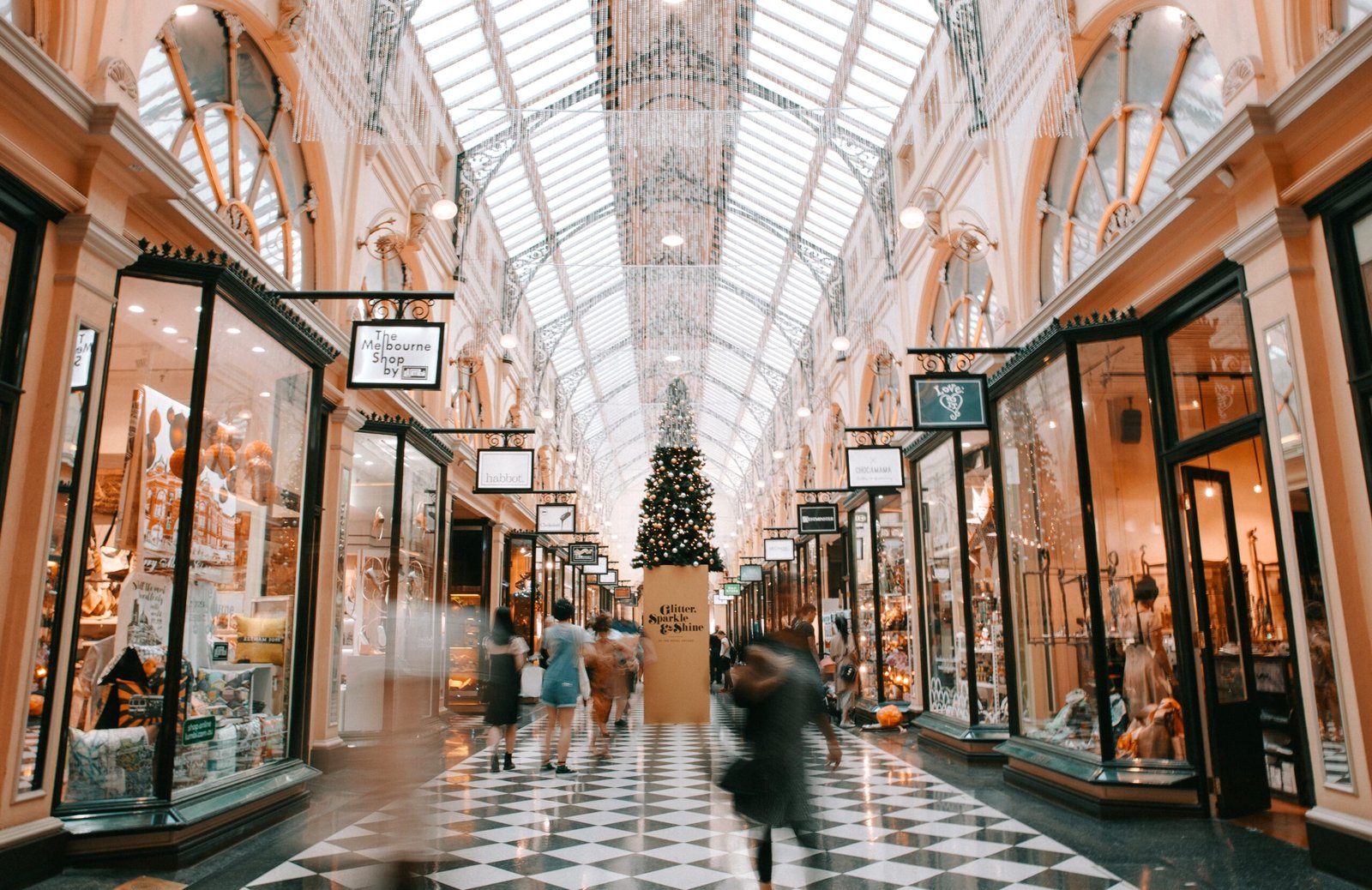 The Latest Holiday Shopping Trends: Popular Gifts, Supply Chain Issues, and Alternative Shopping Options