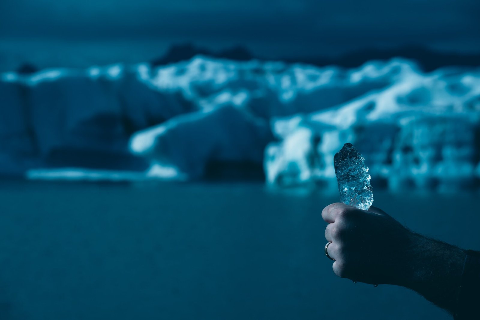 Exploring the Enchanting Jokulsarlon Glacier Lagoon in Iceland