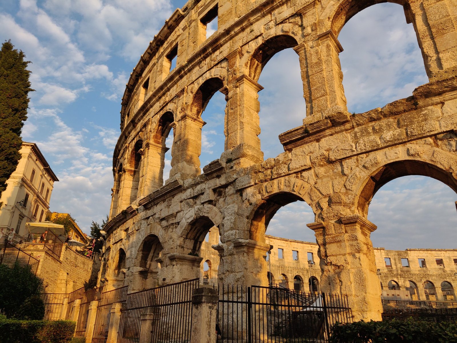 Exploring the Enchanting Beauty of Pula, Croatia: A Comprehensive Guide