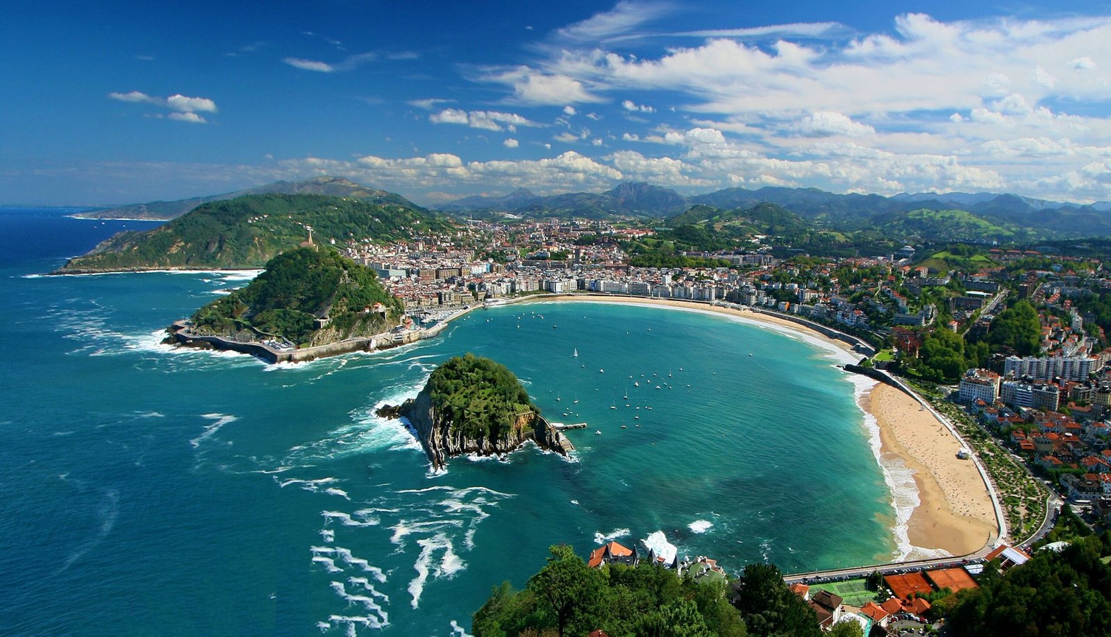 Exploring the Charms of San Sebastian, Spain: A Guide to the Top 10 Must-See Attractions