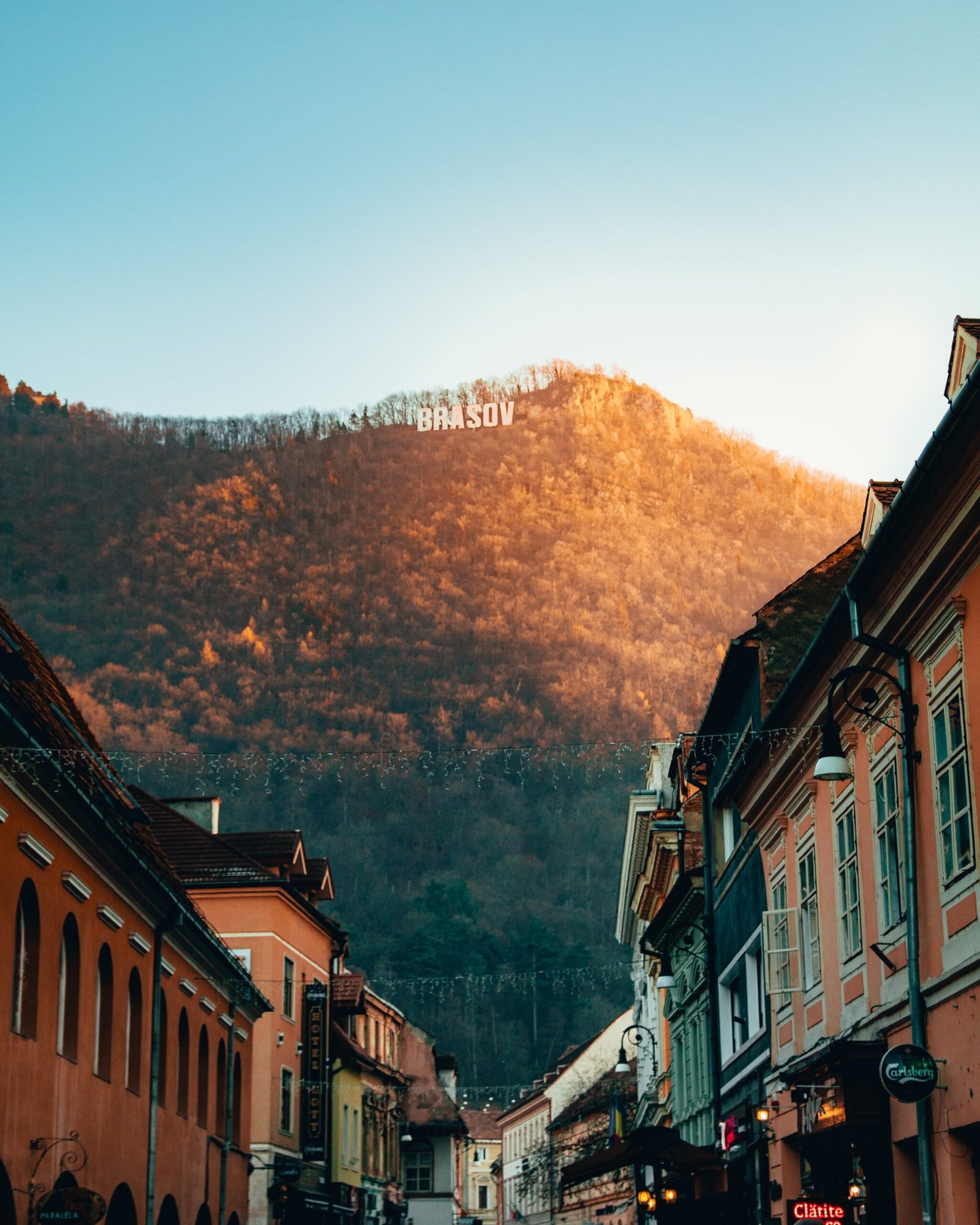 Exploring the Enchanting Beauty of Brasov, Romania: A Traveler’s Guide