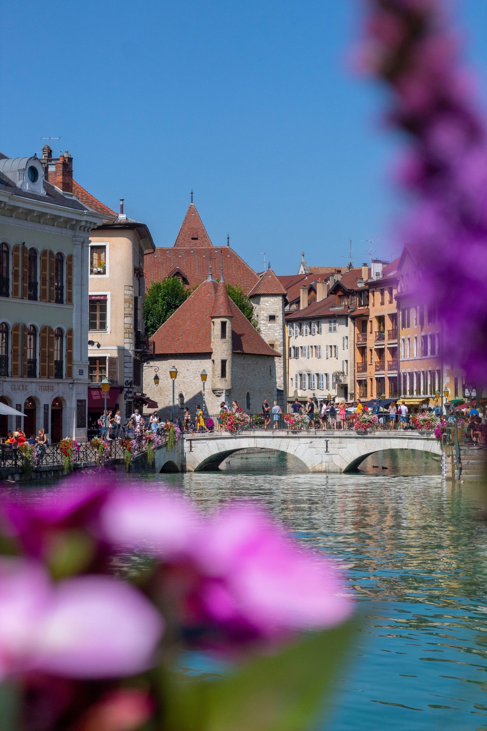 Exploring the Enchanting Beauty of Annecy, France: A Guide for Travelers