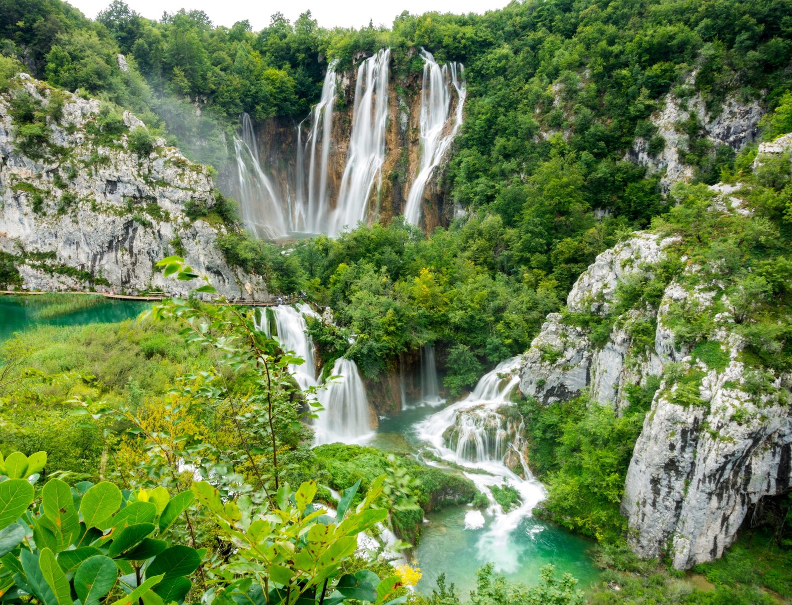 Exploring the Majestic Beauty of Plitvice Lakes National Park, Croatia