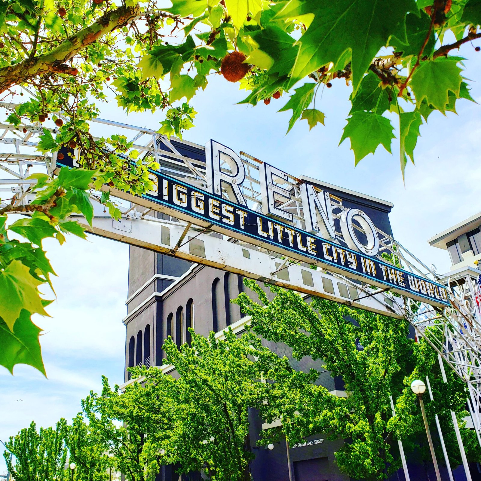 Exploring the Vibrant City of Reno, Nevada: Top 10 Ways to Experience the Best of the Biggest Little City