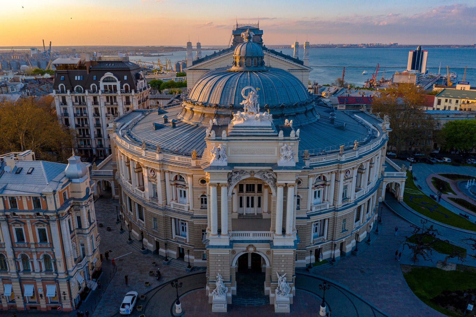 white and blue dome building